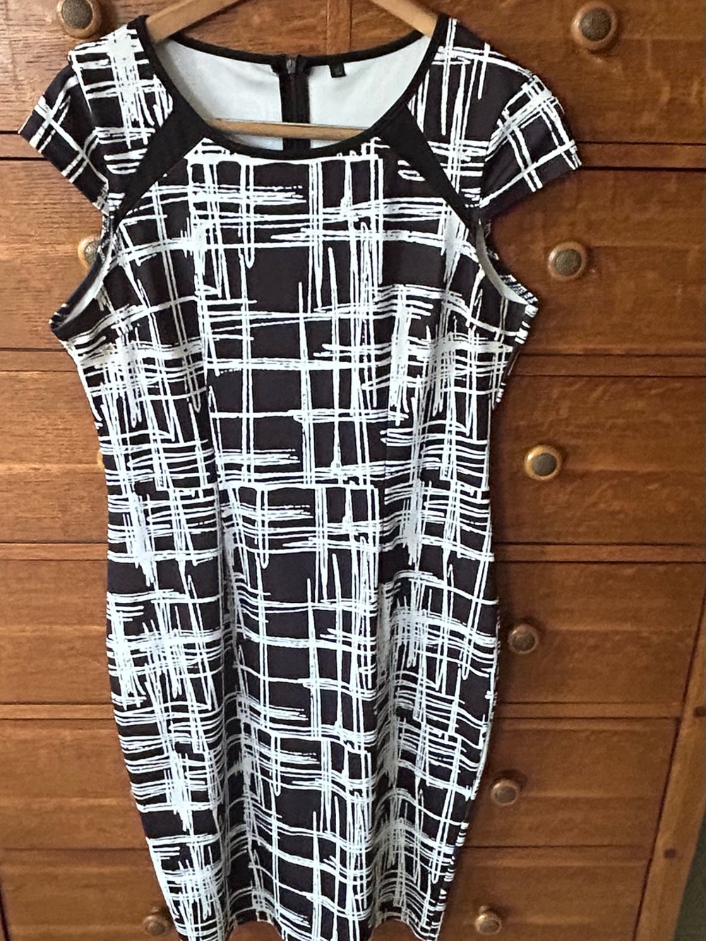 Black & White Abstract Plaid Sheath Dress